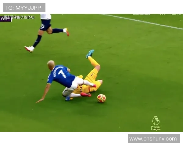 欧联杯激战尤文图斯大胜AC米兰争议判罚引发全场热议